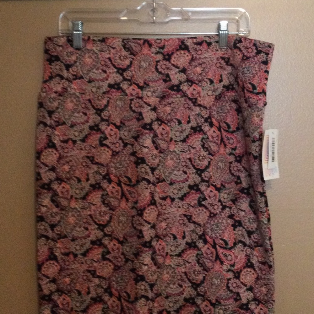New with Tag Lularoe Cassie Skirt, XL. Paisley pattern in black, burgundy, green